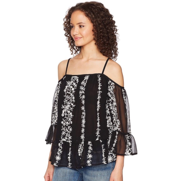 new ✦ R&J Couture ✦ Ruffled Cold Shoulder Top ✦ - Picture 5 of 12